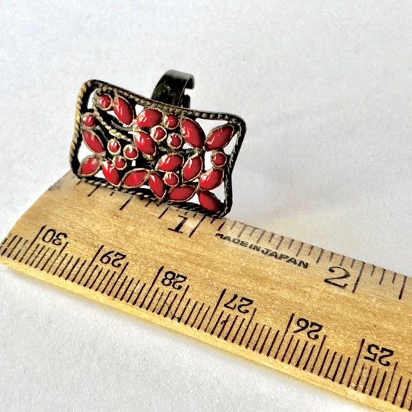 Red Cut-out Statement Ring, adjustable from size 6 1/2 - Picture 4 of 6